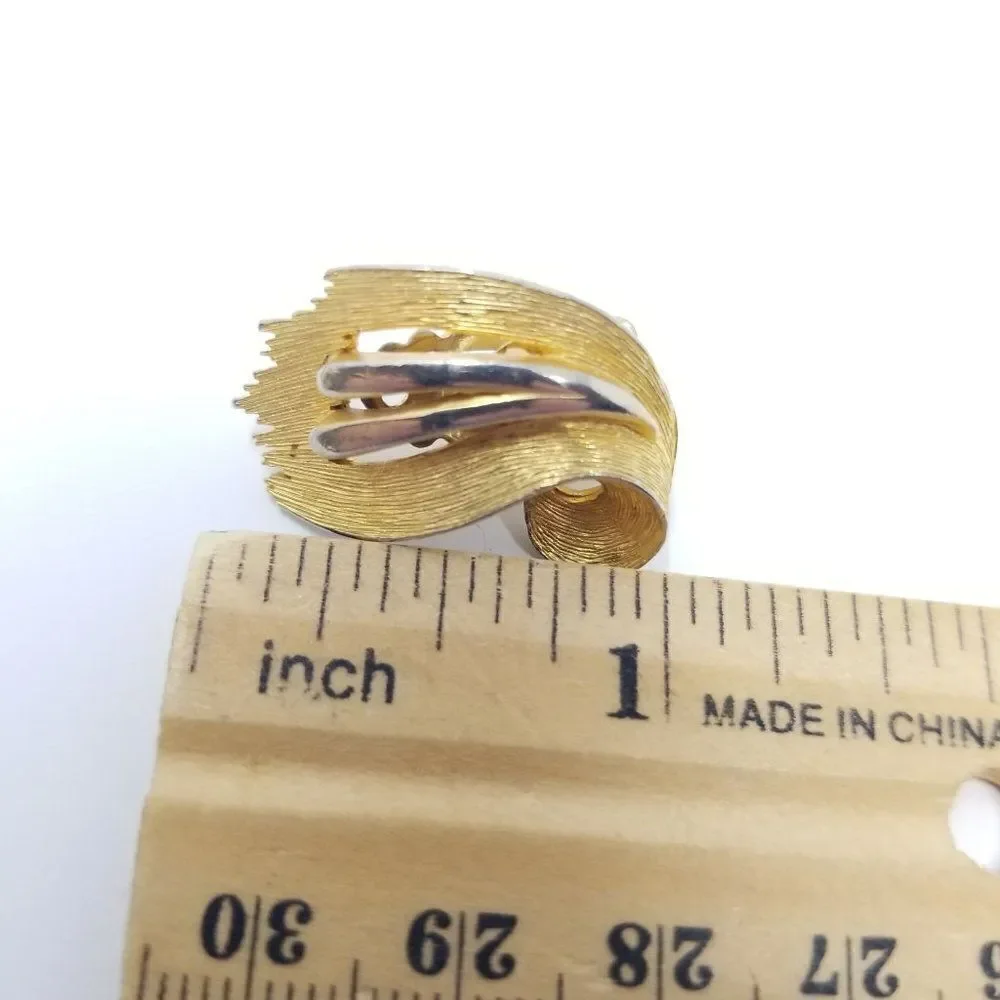 Vintage Gold Tone Clip On Earrings, Retro Mid-century Style, Estate - Picture 3 of 4